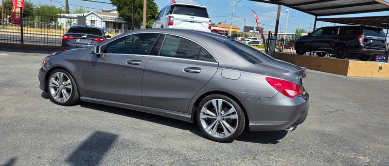 Mercedes-Benz CLA Vehicle Full-screen Gallery Image 4