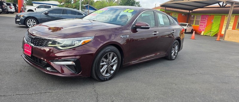 Kia Optima Vehicle Full-screen Gallery Image 2