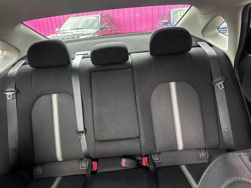 Hyundai Sonata Vehicle Full-screen Gallery Image 8