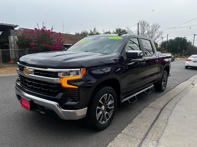 Chevrolet Silverado 1500 Vehicle Full-screen Gallery Image 3