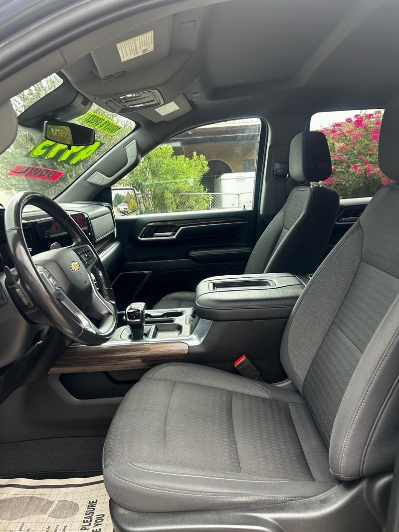 Chevrolet Silverado 1500 Vehicle Full-screen Gallery Image 7