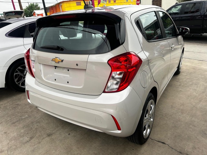 Chevrolet Spark Vehicle Full-screen Gallery Image 4