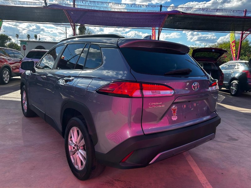 Toyota Corolla Cross Vehicle Full-screen Gallery Image 3