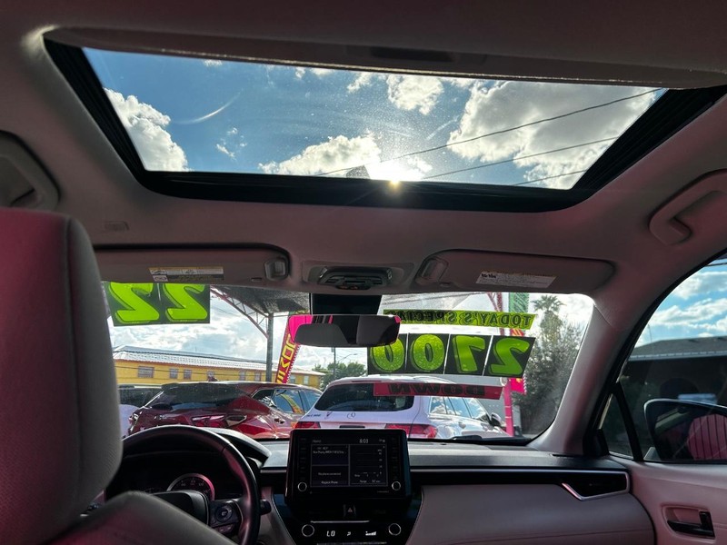 Toyota Corolla Cross Vehicle Full-screen Gallery Image 10