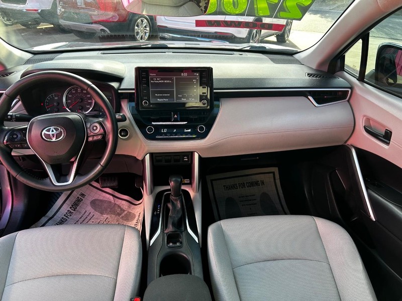 Toyota Corolla Cross Vehicle Full-screen Gallery Image 11