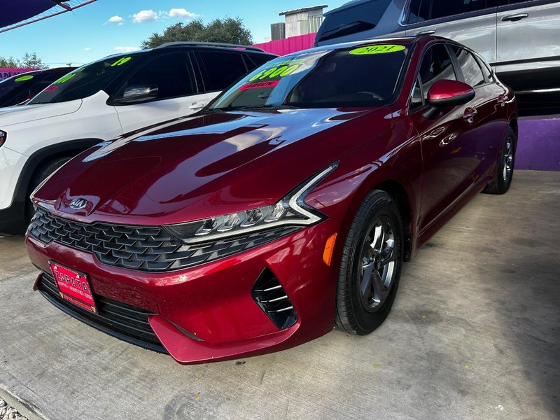 Kia K5 Vehicle Full-screen Gallery Image 2