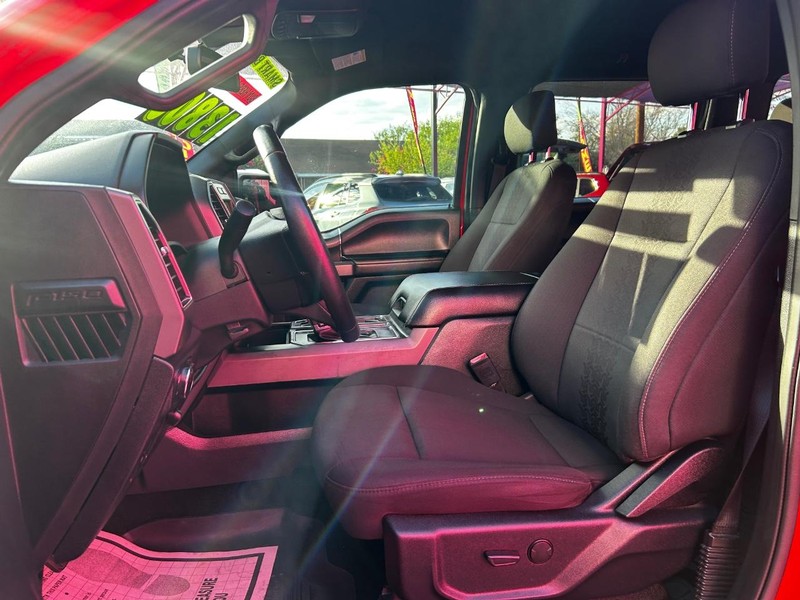 Ford F-150 Vehicle Full-screen Gallery Image 7