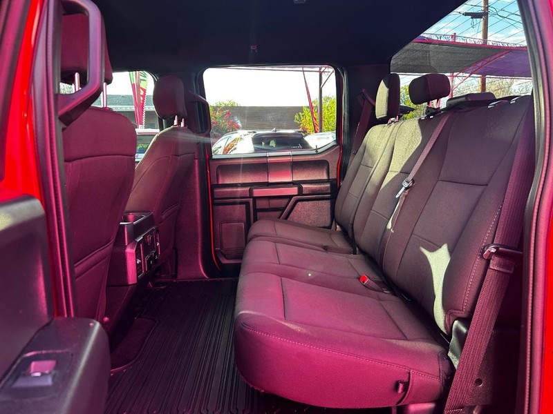 Ford F-150 Vehicle Full-screen Gallery Image 10