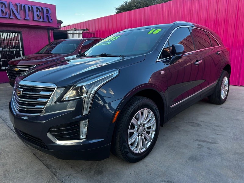 Cadillac XT5 Vehicle Full-screen Gallery Image 2