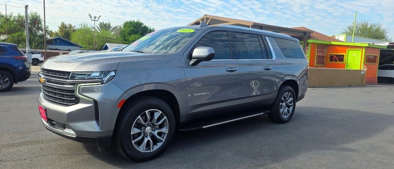 Chevrolet Suburban Vehicle Full-screen Gallery Image 2