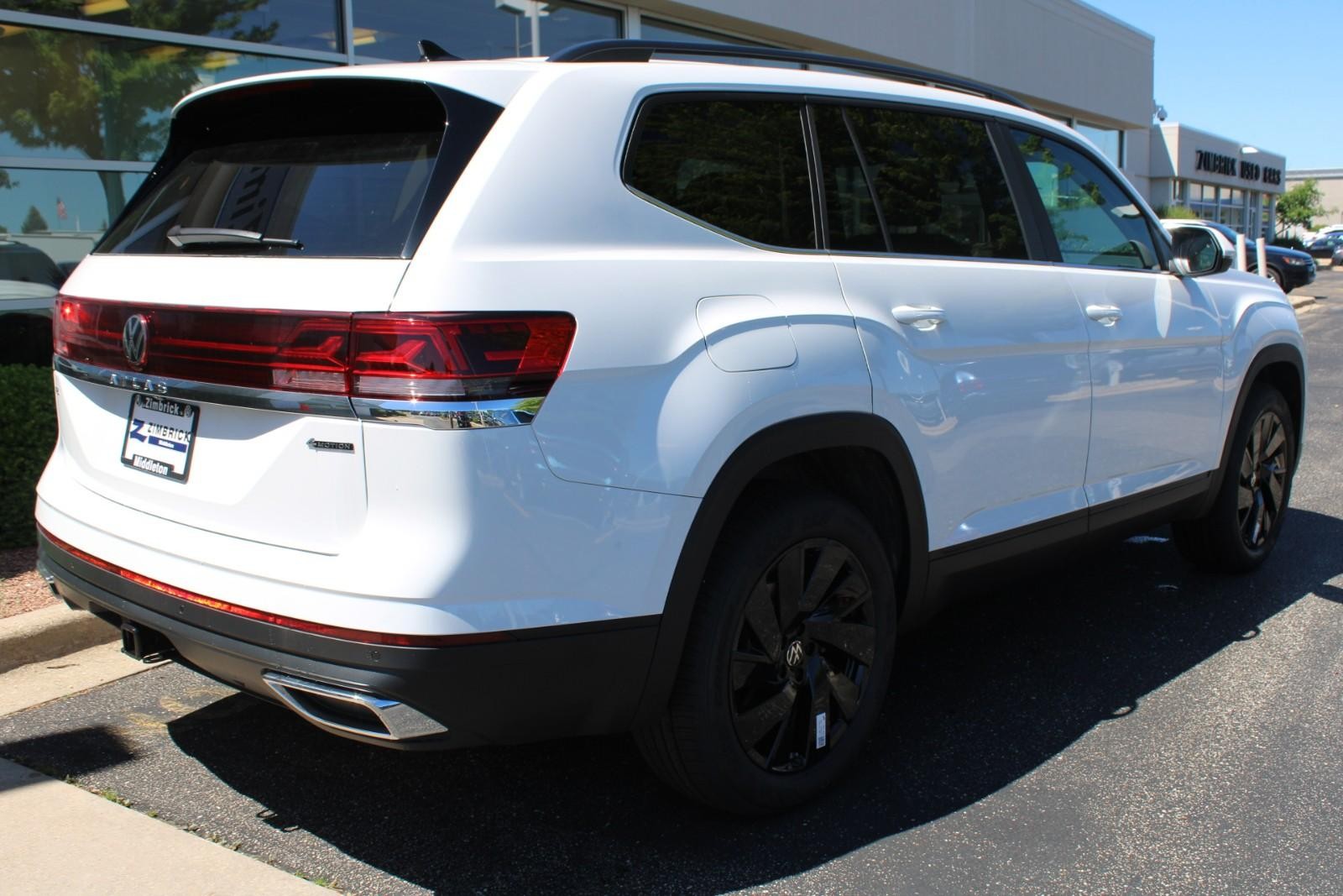 Volkswagen Atlas Vehicle Image 03