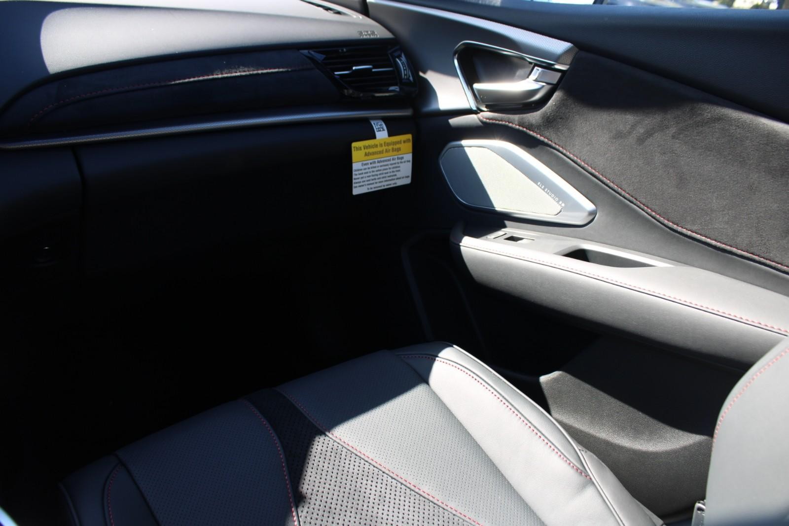 Acura RDX Vehicle Image 10