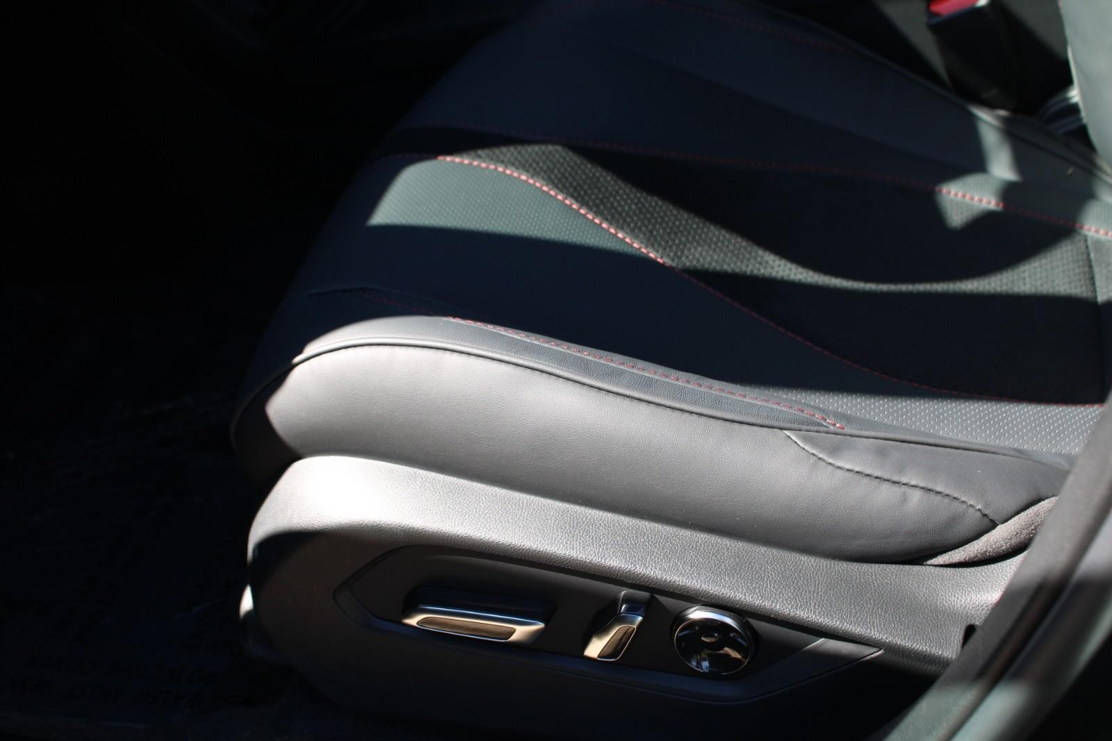 Acura RDX Vehicle Image 17