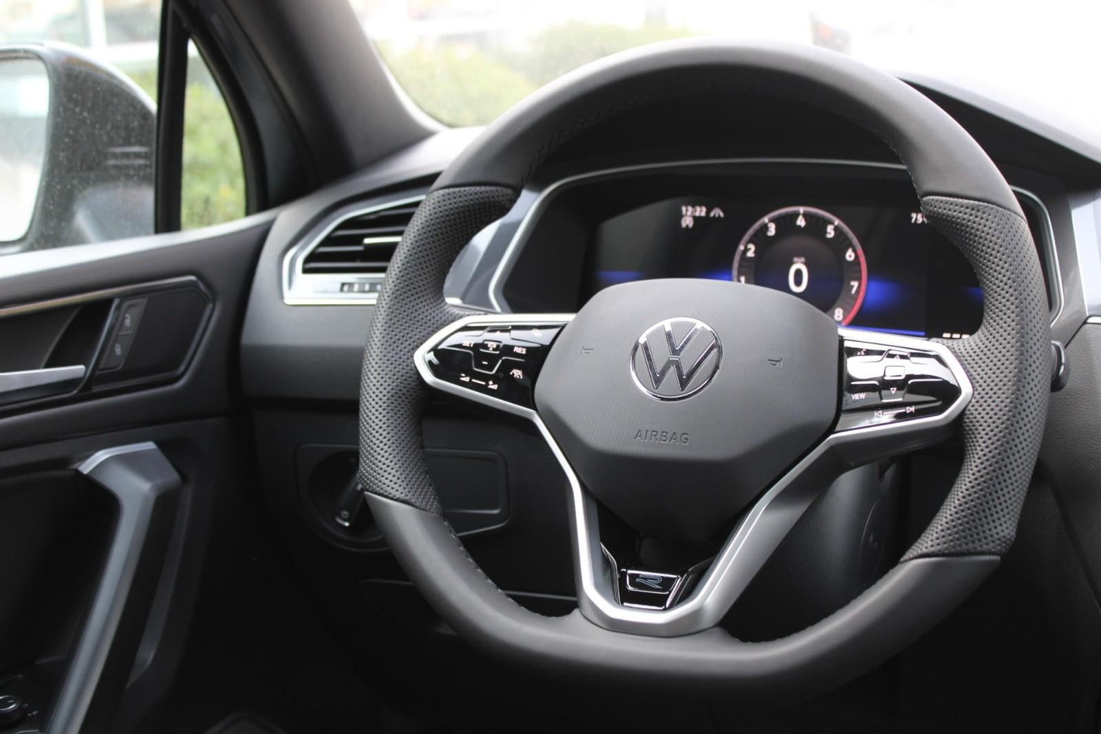 Volkswagen Tiguan/Taos Vehicle Image 09