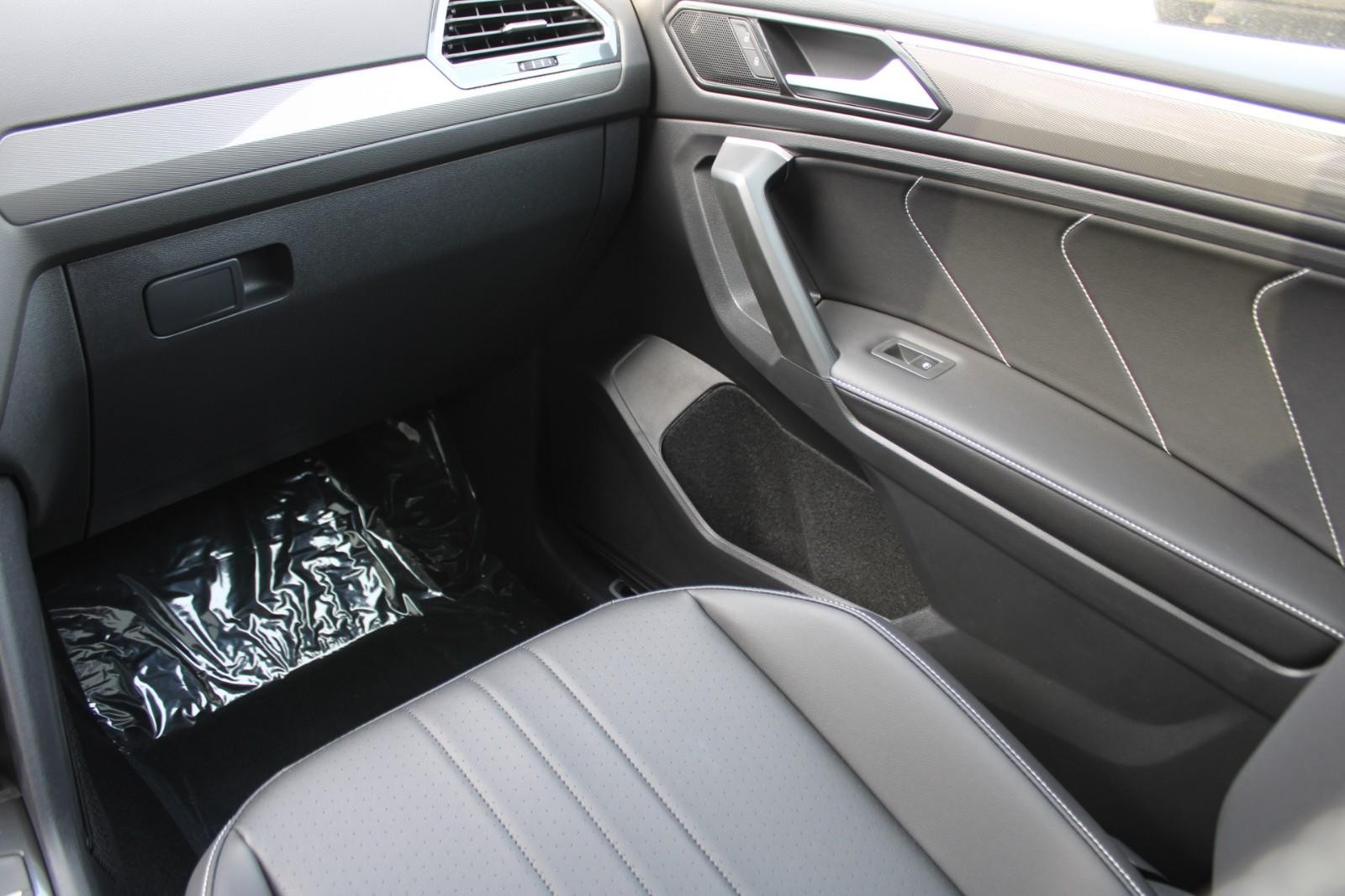 Volkswagen Tiguan/Taos Vehicle Image 10