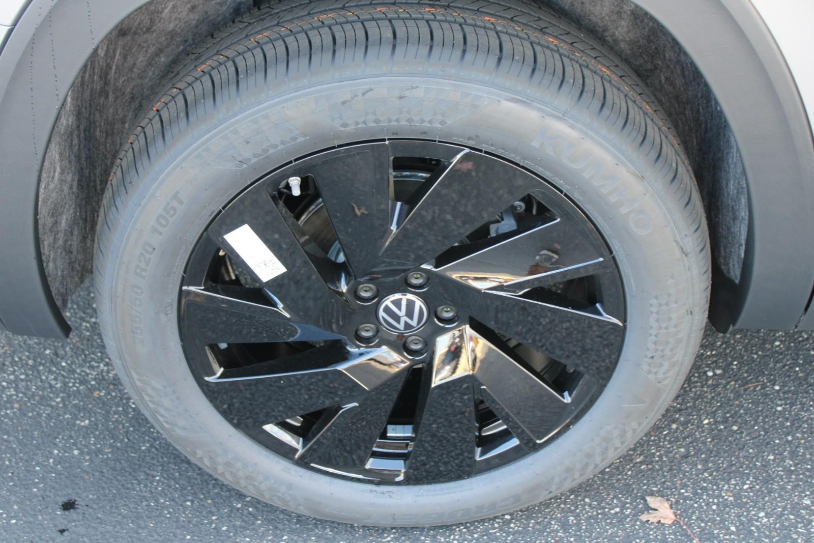 Volkswagen Atlas Vehicle Image 04