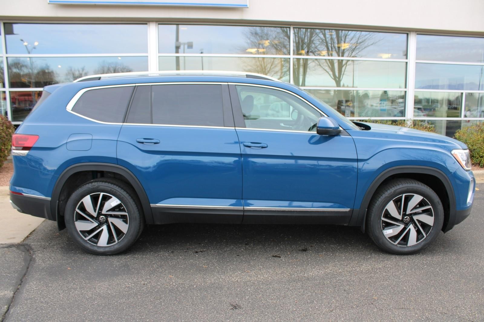 Volkswagen Atlas Vehicle Image 02