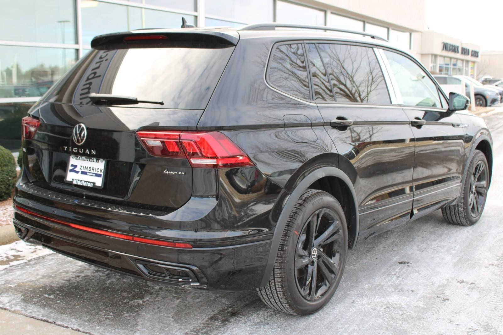 Volkswagen Tiguan Vehicle Image 03