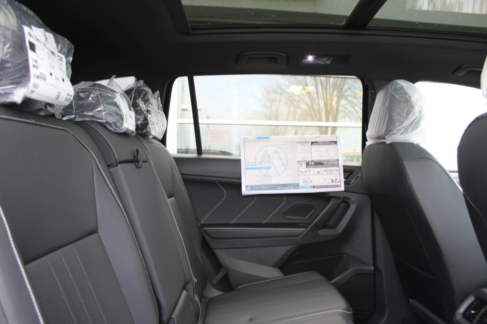 Volkswagen Tiguan Vehicle Image 05