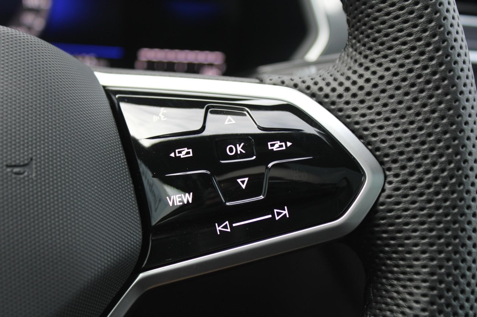 Volkswagen Tiguan Vehicle Image 12