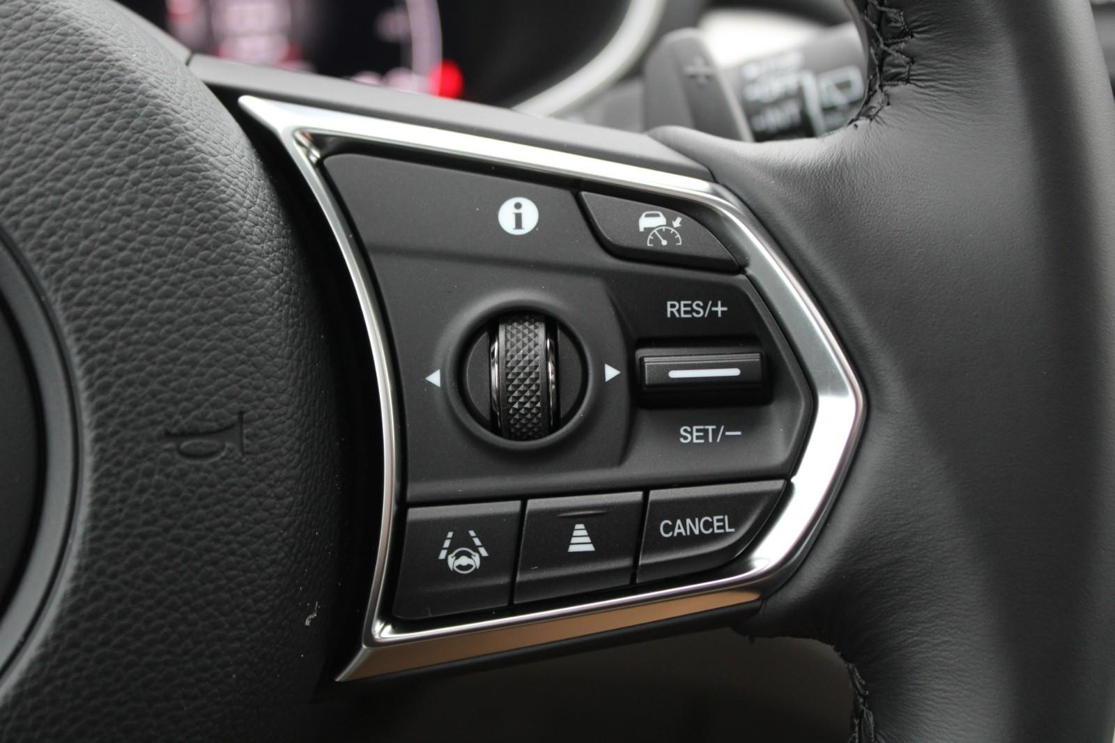 Acura MDX Vehicle Image 12