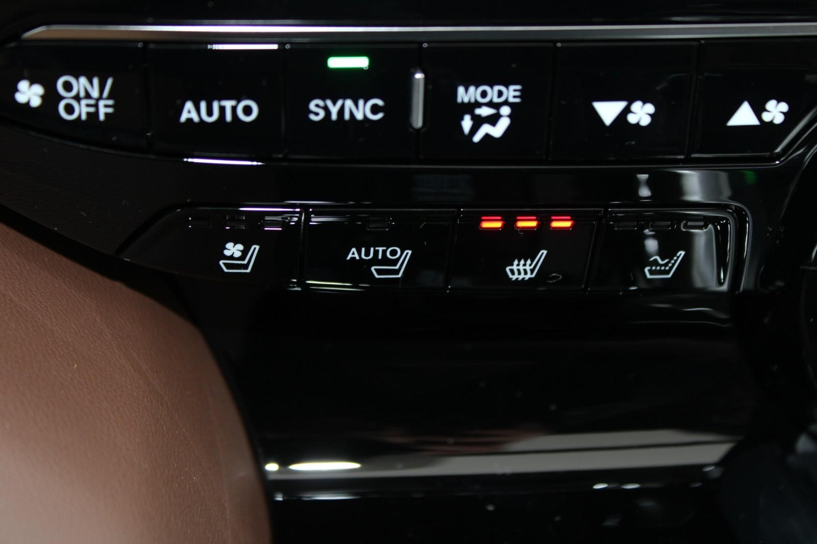 Acura MDX Vehicle Image 14