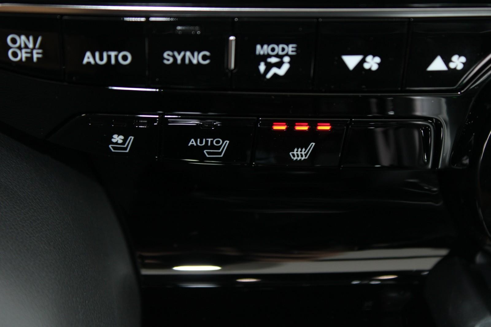 Acura MDX Vehicle Image 14