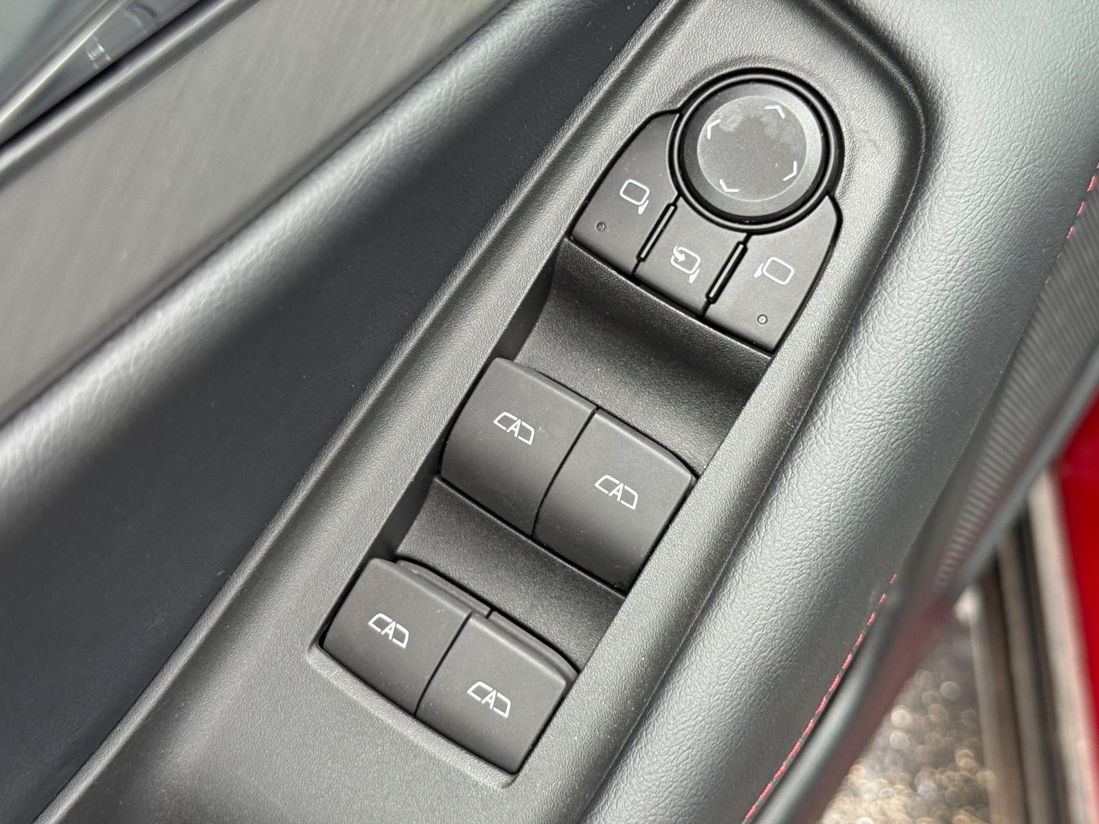 Acura ZDX Vehicle Image 18