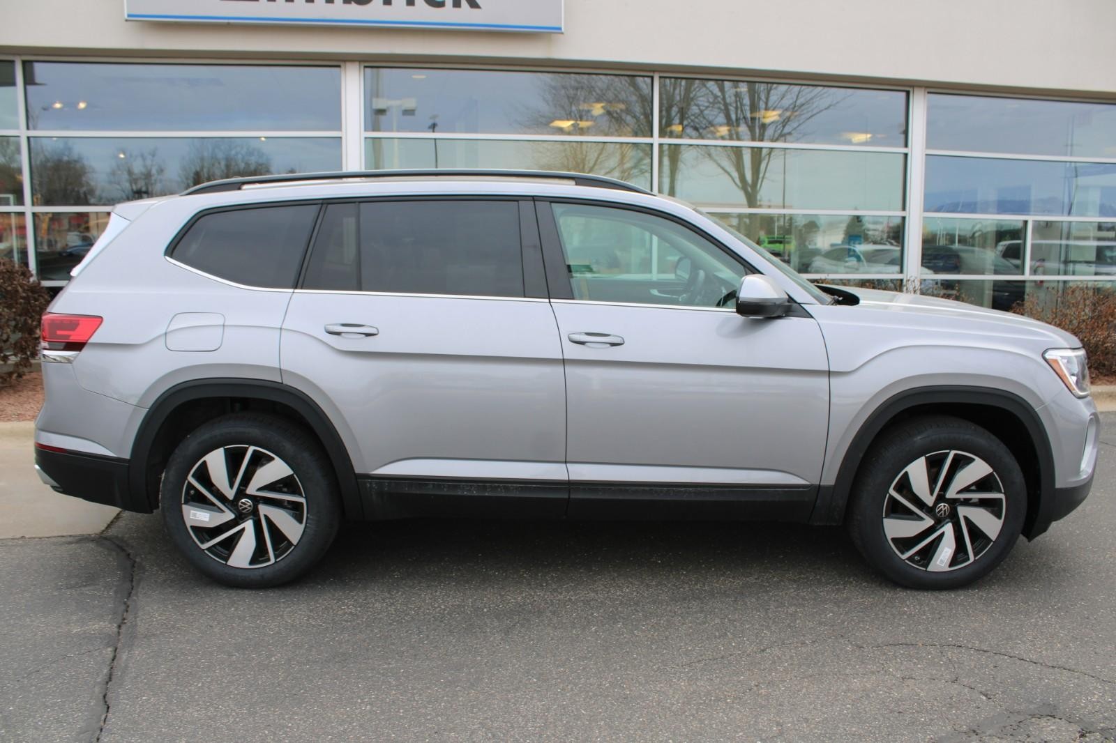 Volkswagen Atlas Vehicle Image 02