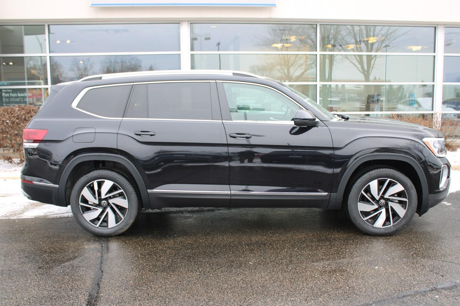 Volkswagen Atlas Vehicle Image 02