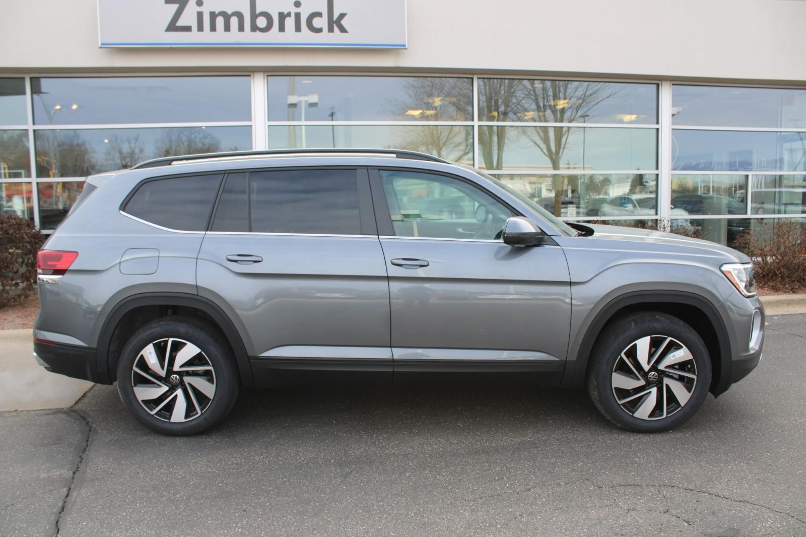 Volkswagen Atlas Vehicle Image 02