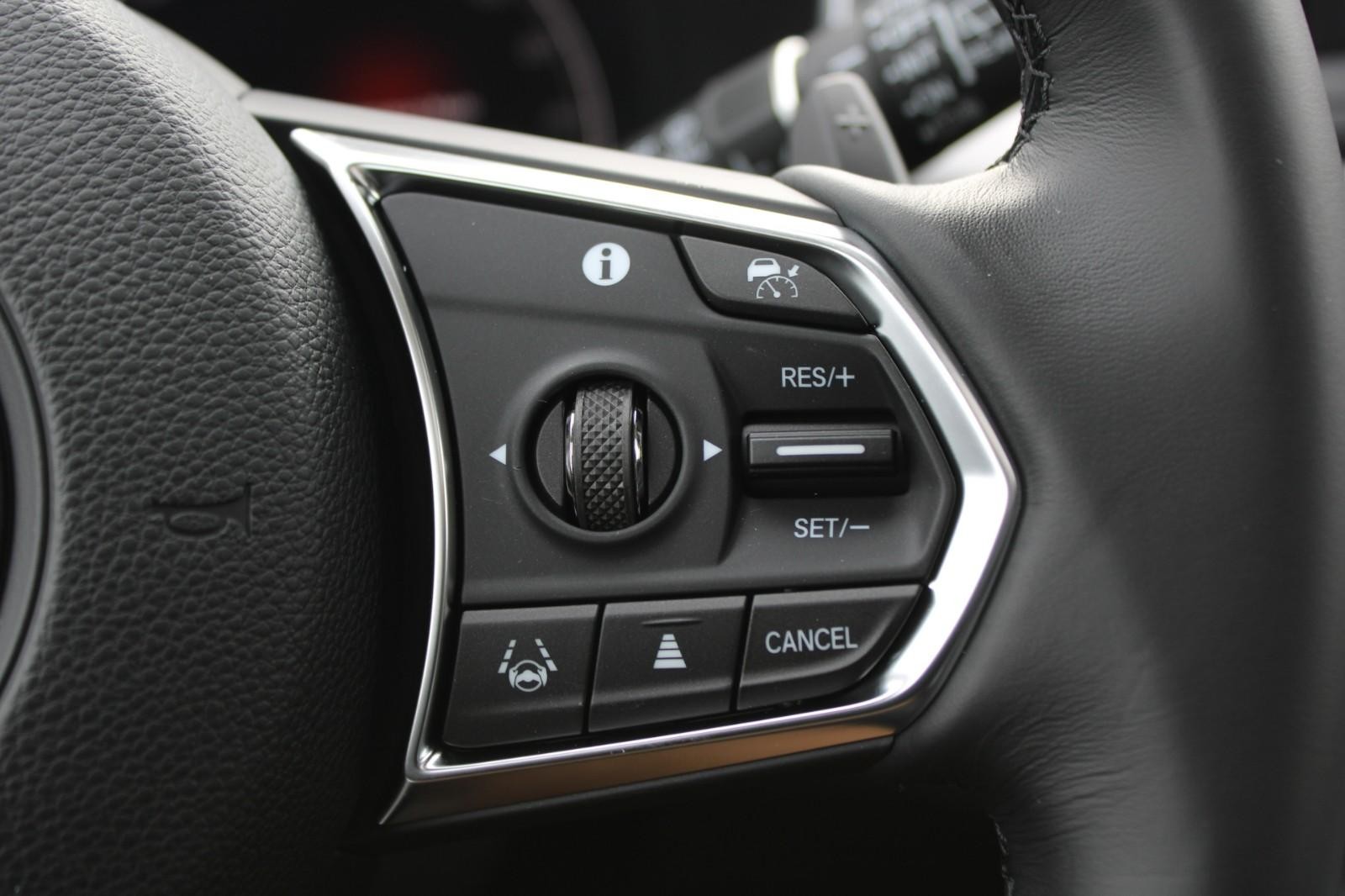 Acura MDX Vehicle Image 12