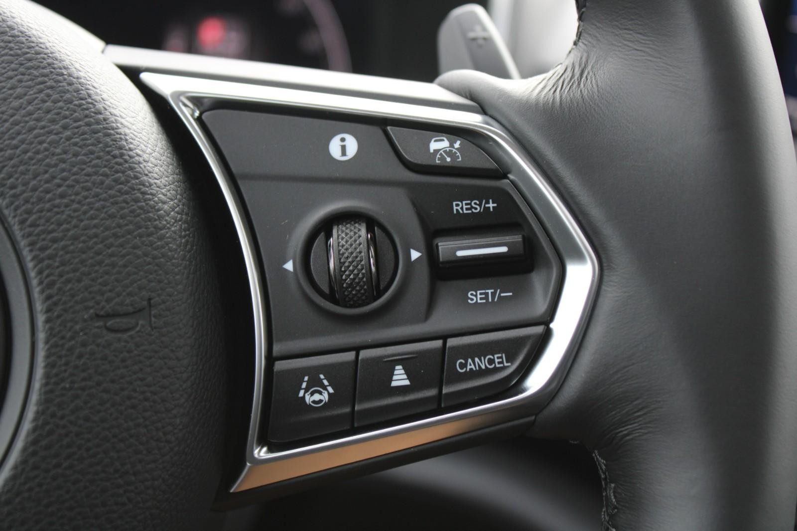 Acura MDX Vehicle Image 12