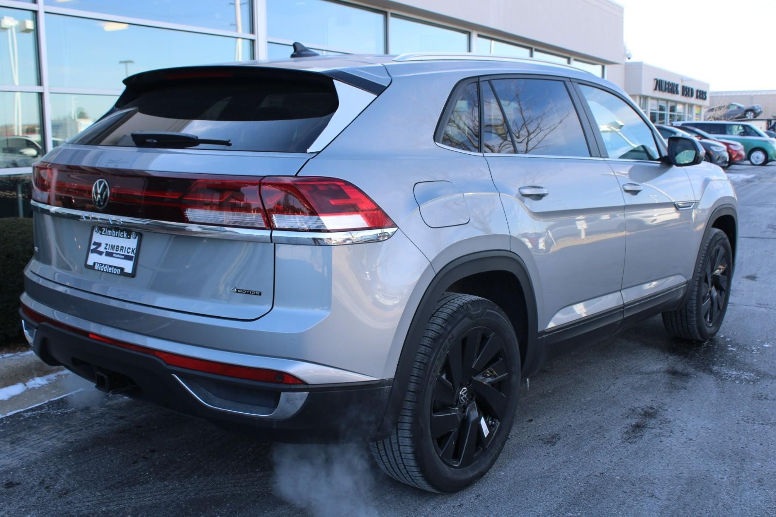 Volkswagen Atlas Cross Sport Vehicle Image 03