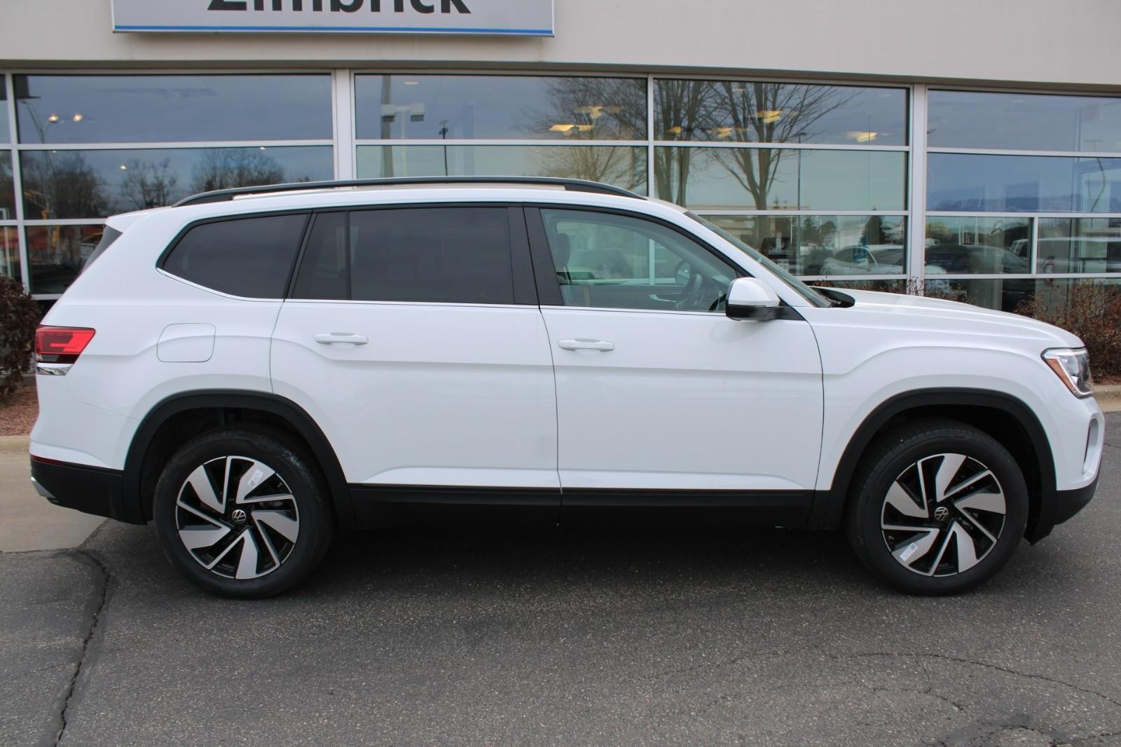 Volkswagen Atlas Vehicle Image 02