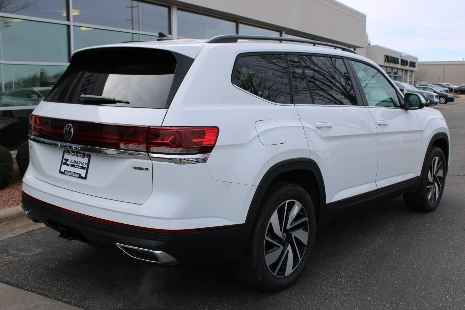 Volkswagen Atlas Vehicle Image 03