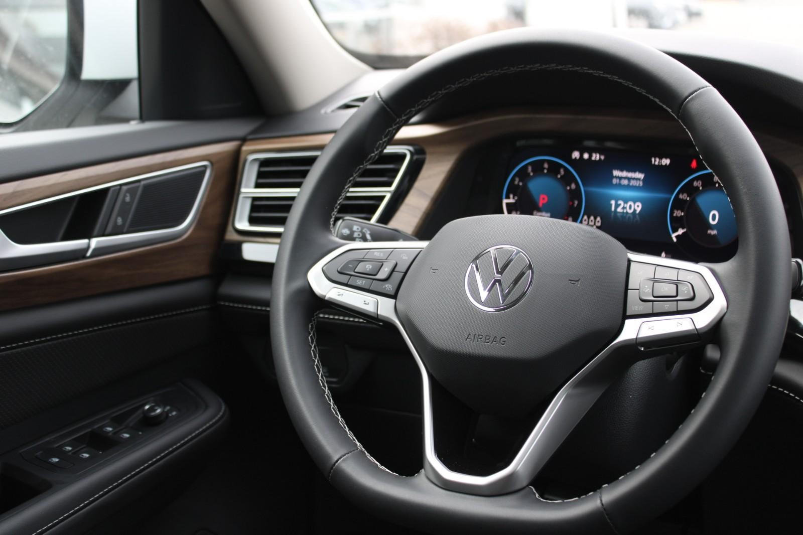 Volkswagen Atlas Vehicle Image 09