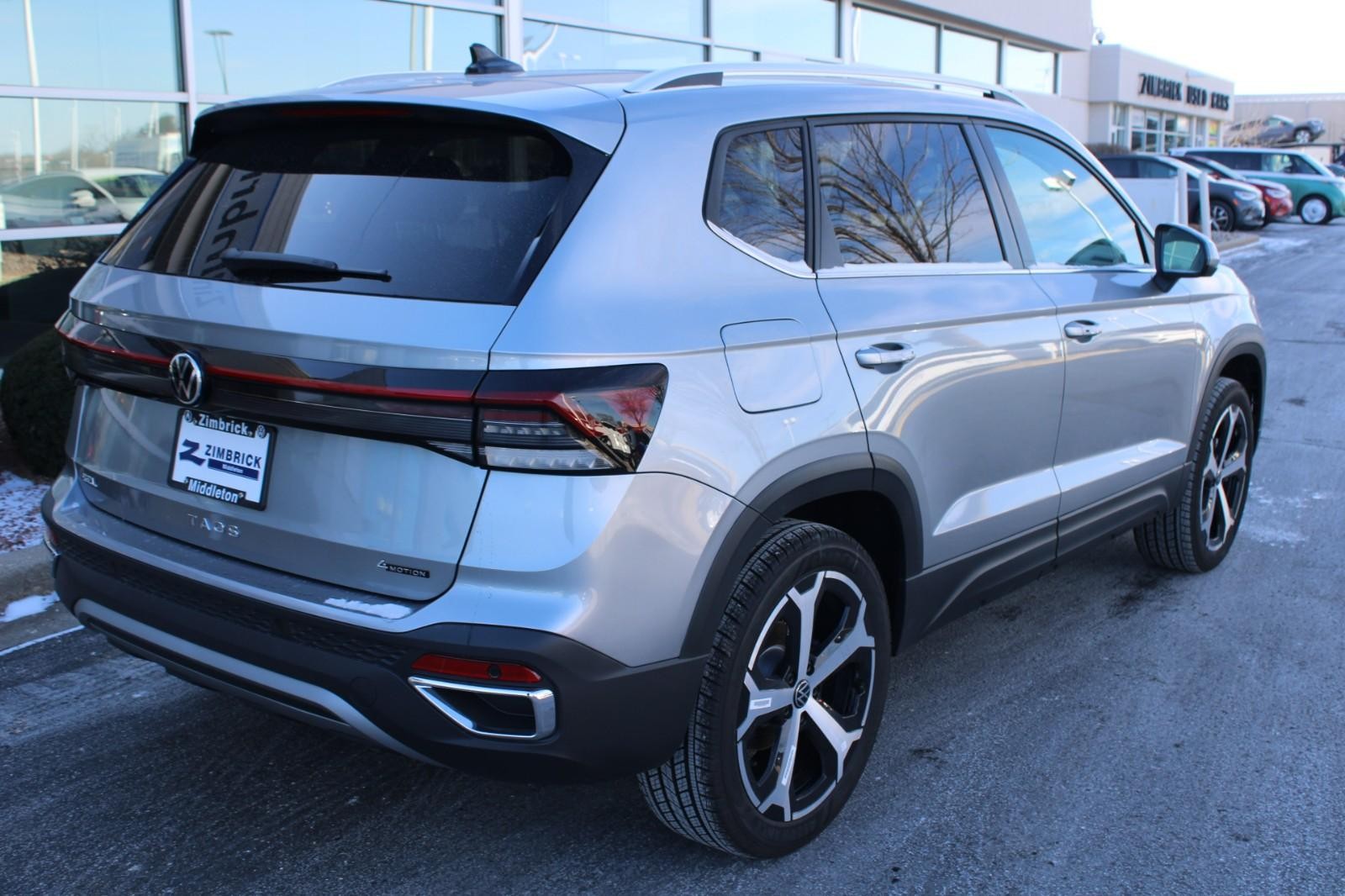 Volkswagen Taos Vehicle Image 03