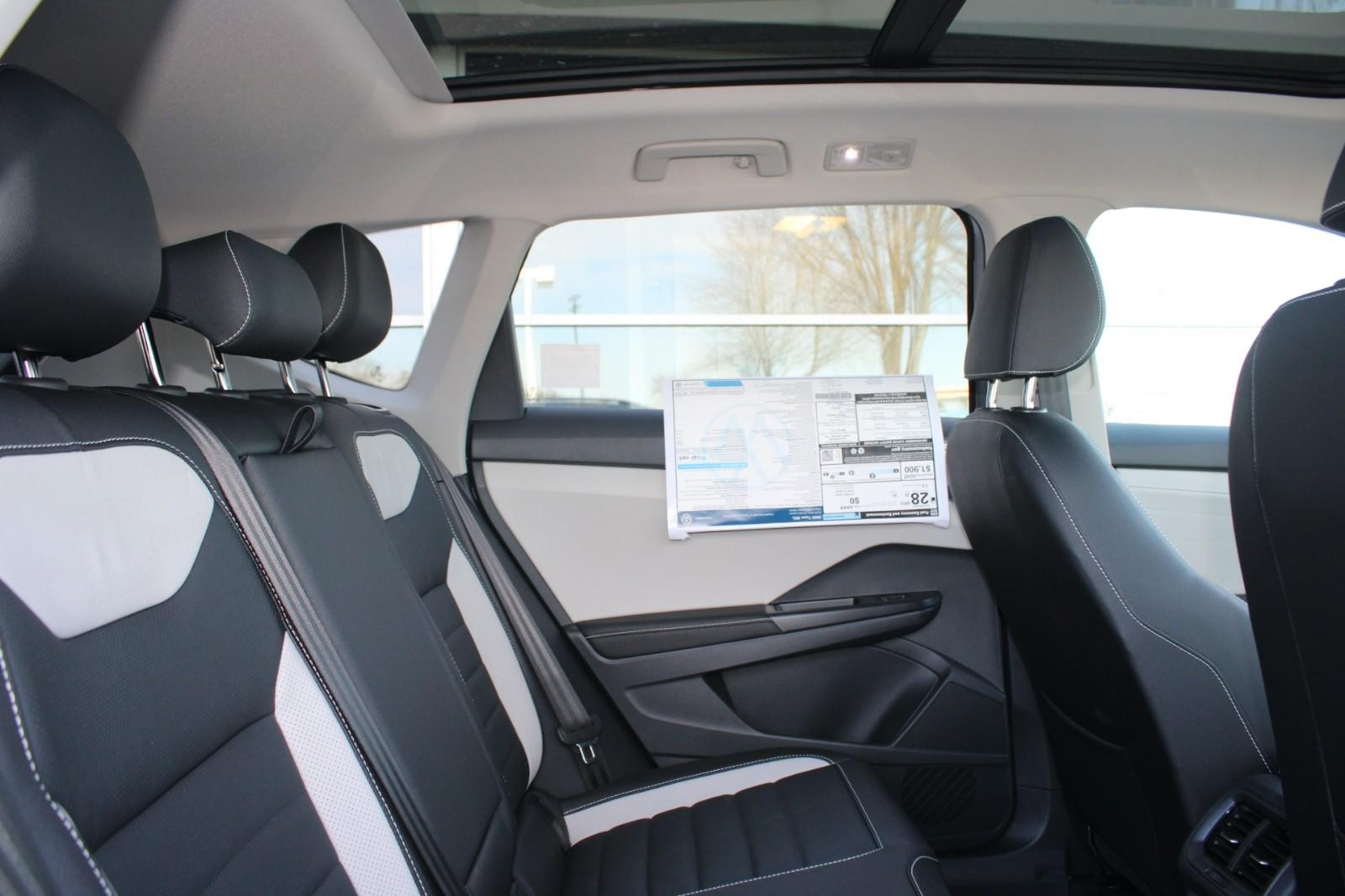 Volkswagen Taos Vehicle Image 05