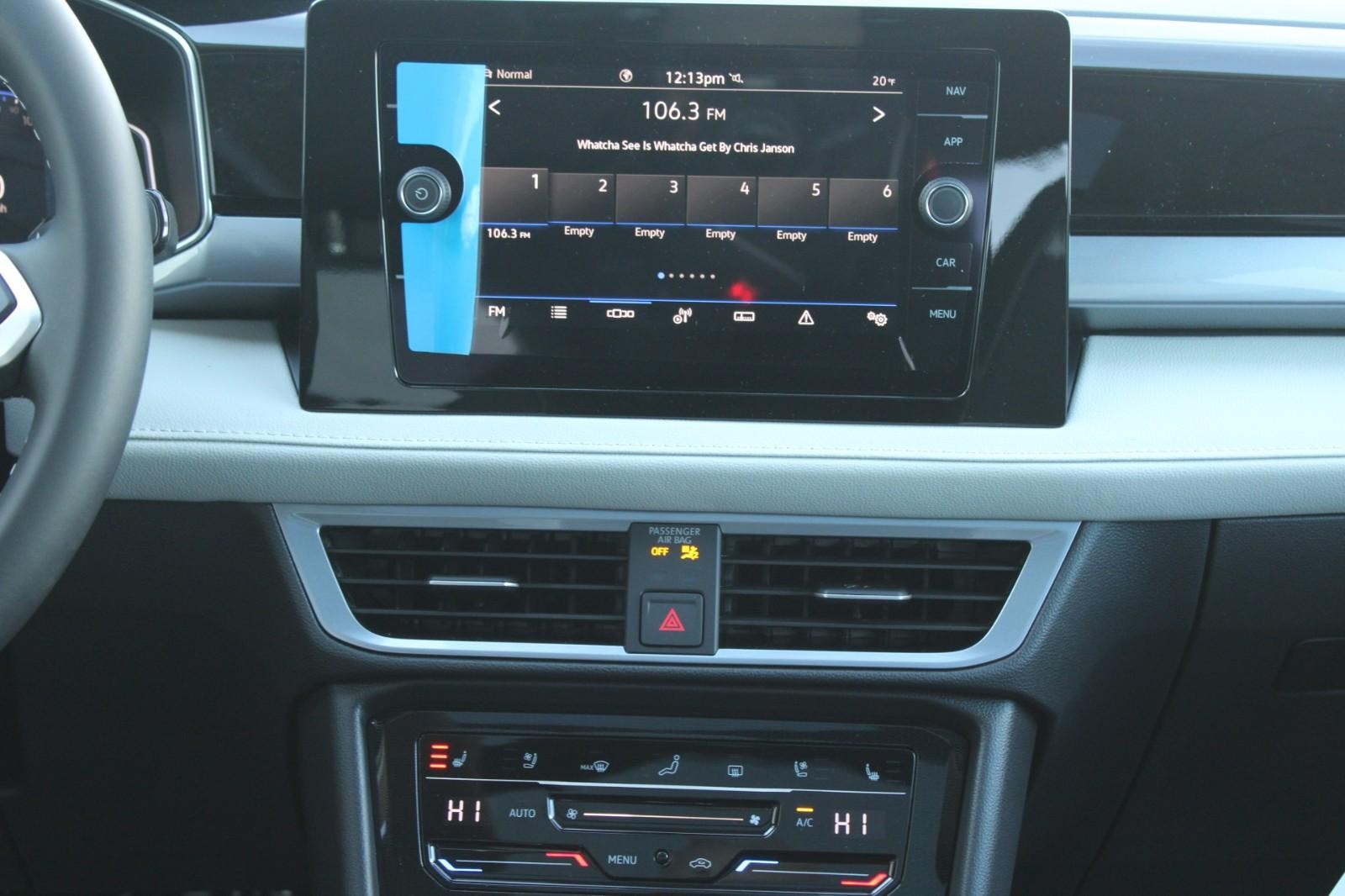 Volkswagen Taos Vehicle Image 07