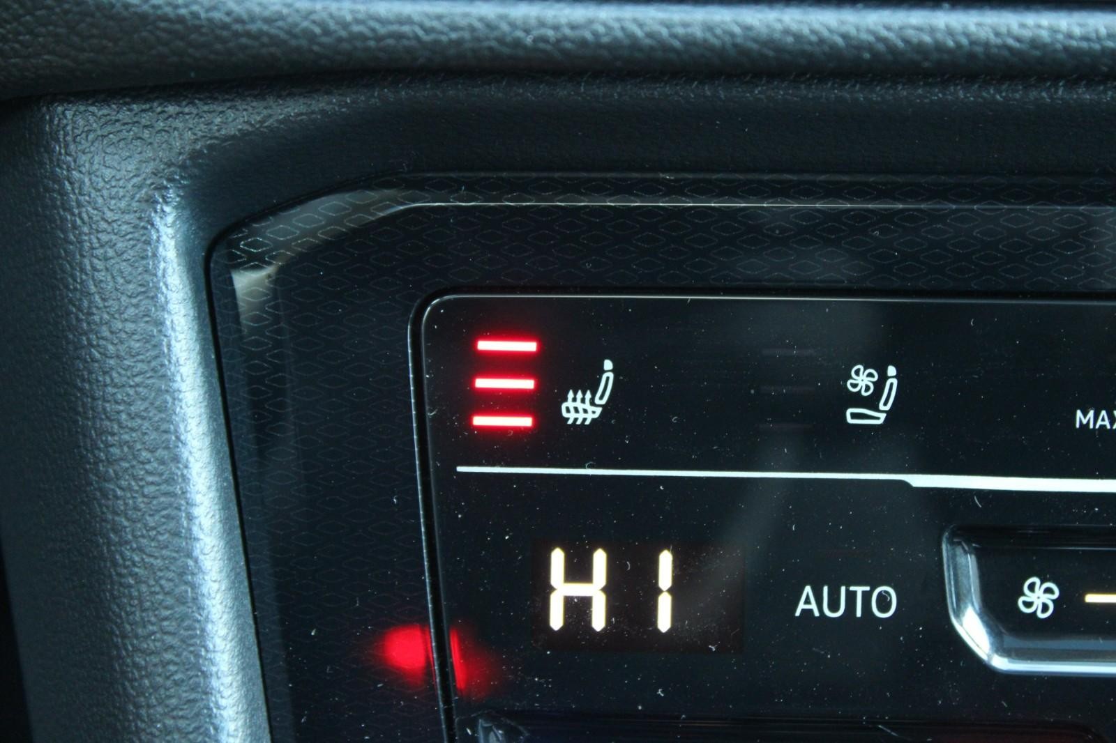 Volkswagen Taos Vehicle Image 14