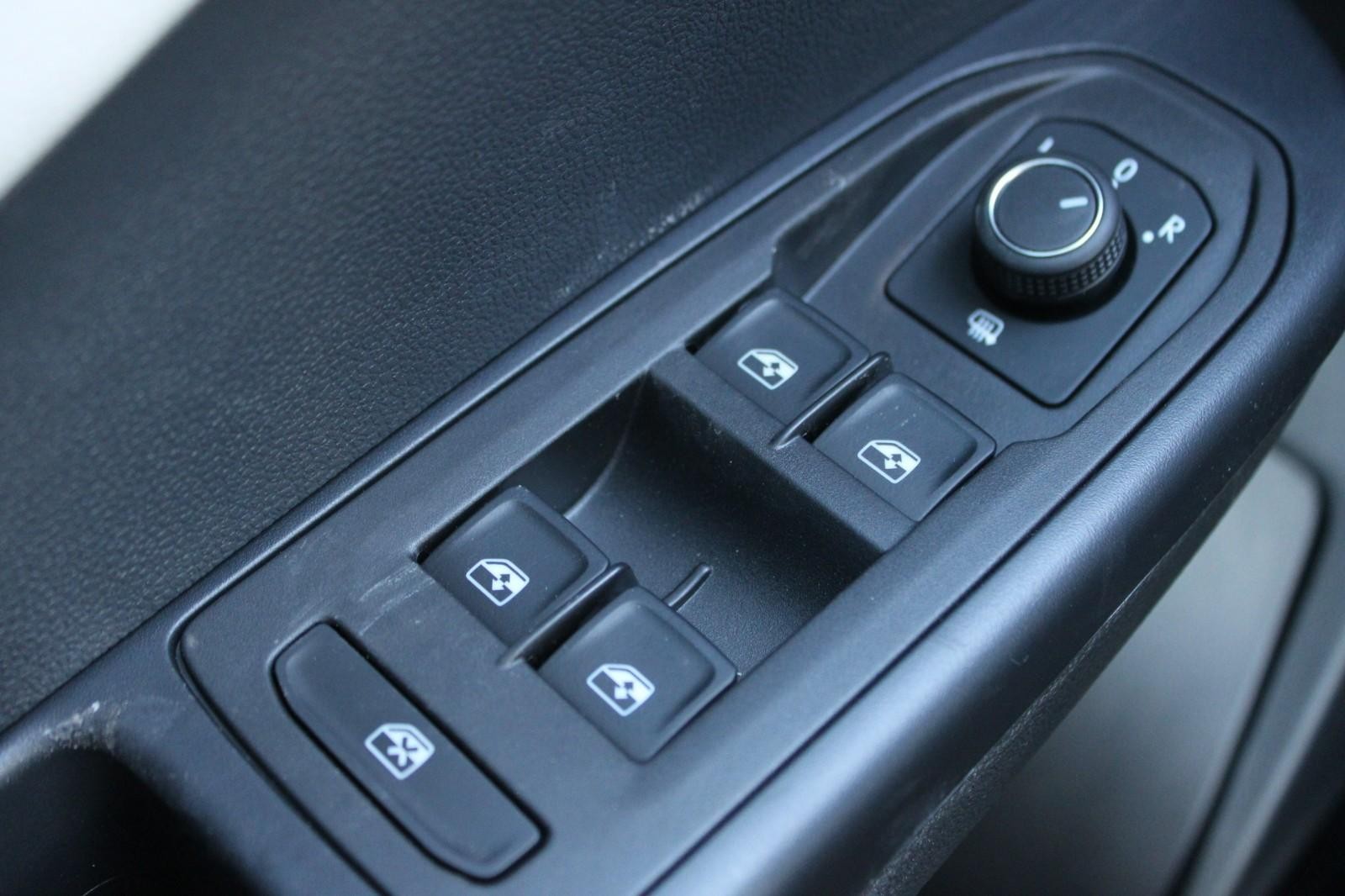 Volkswagen Taos Vehicle Image 15