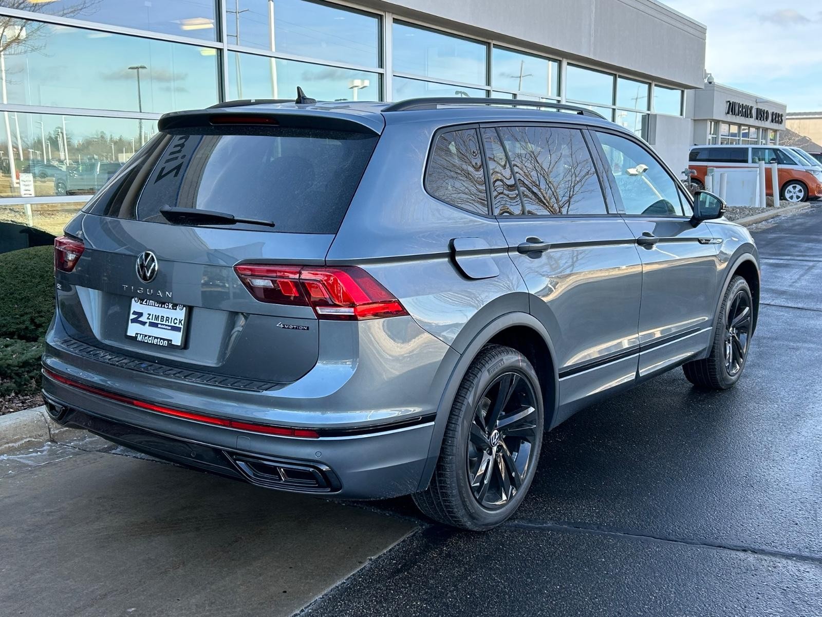 Volkswagen Tiguan Vehicle Image 03