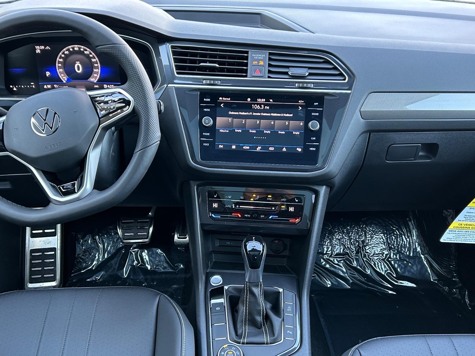 Volkswagen Tiguan Vehicle Image 06