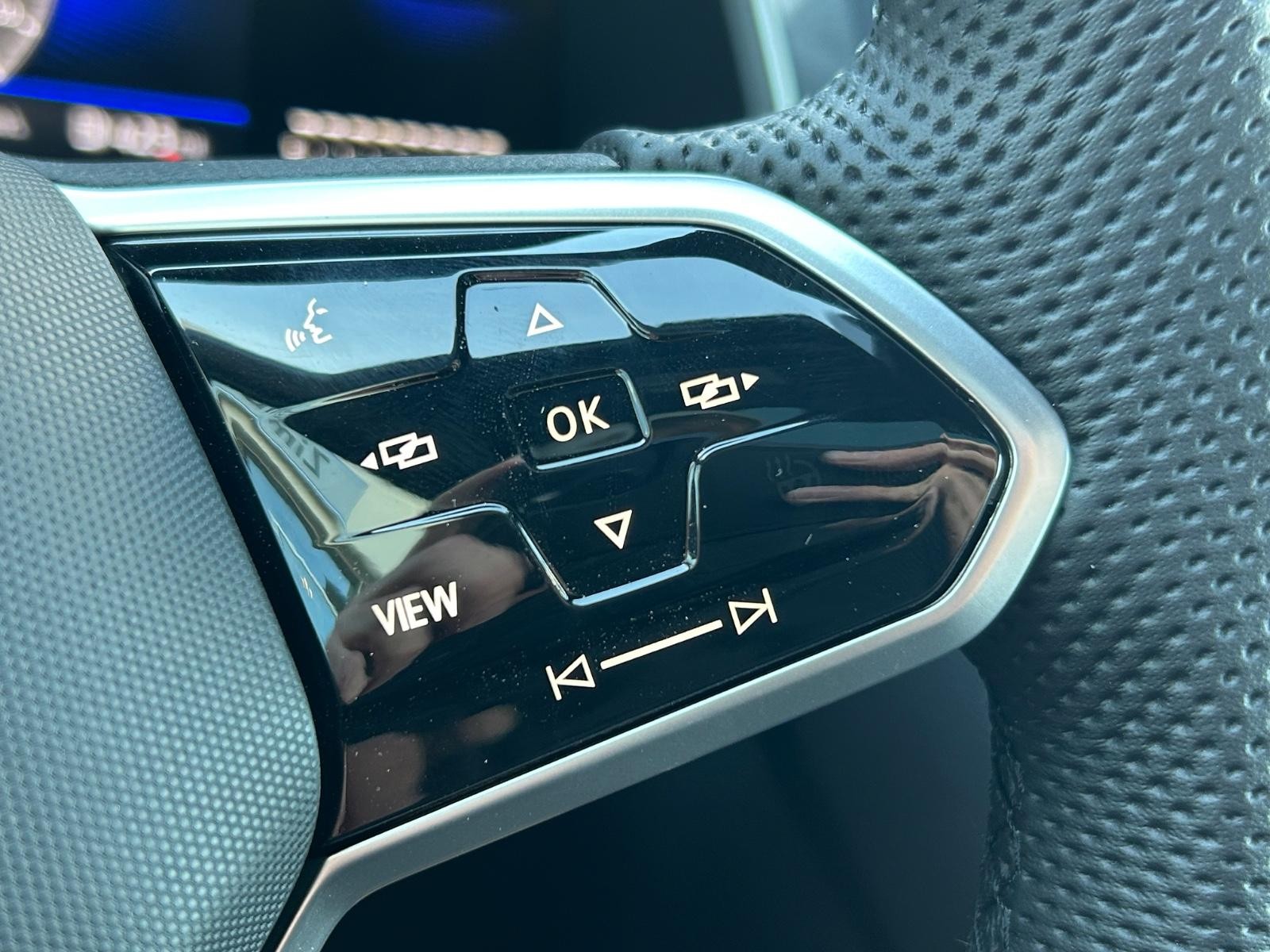 Volkswagen Tiguan Vehicle Image 12