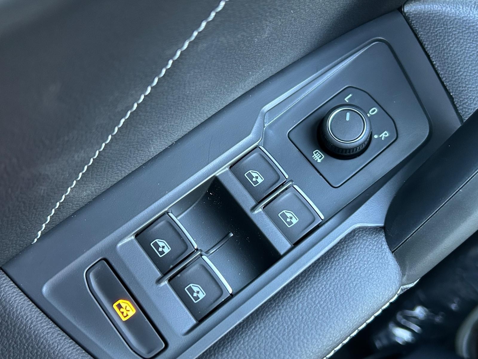 Volkswagen Tiguan Vehicle Image 15