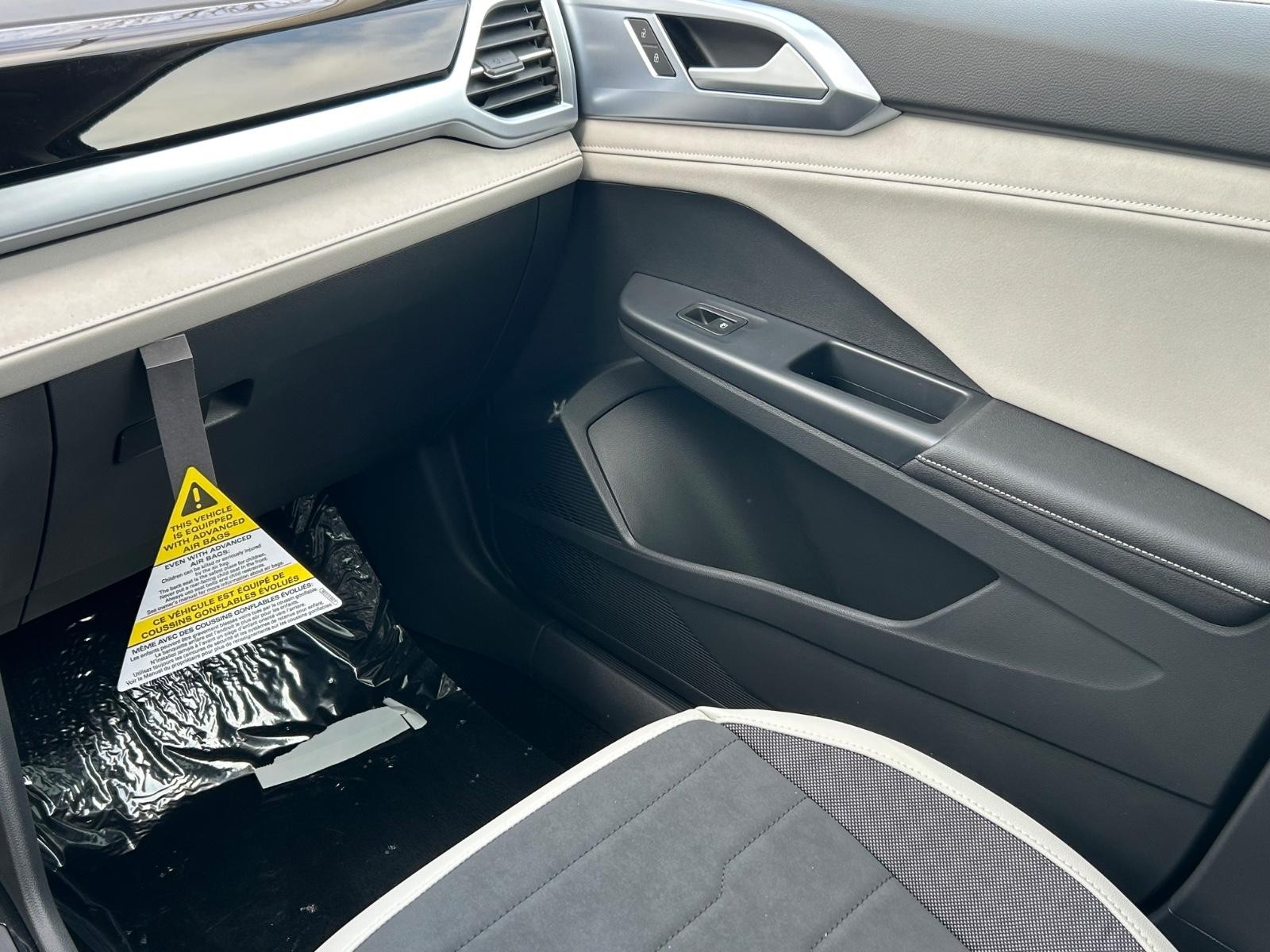Volkswagen Taos Vehicle Image 10