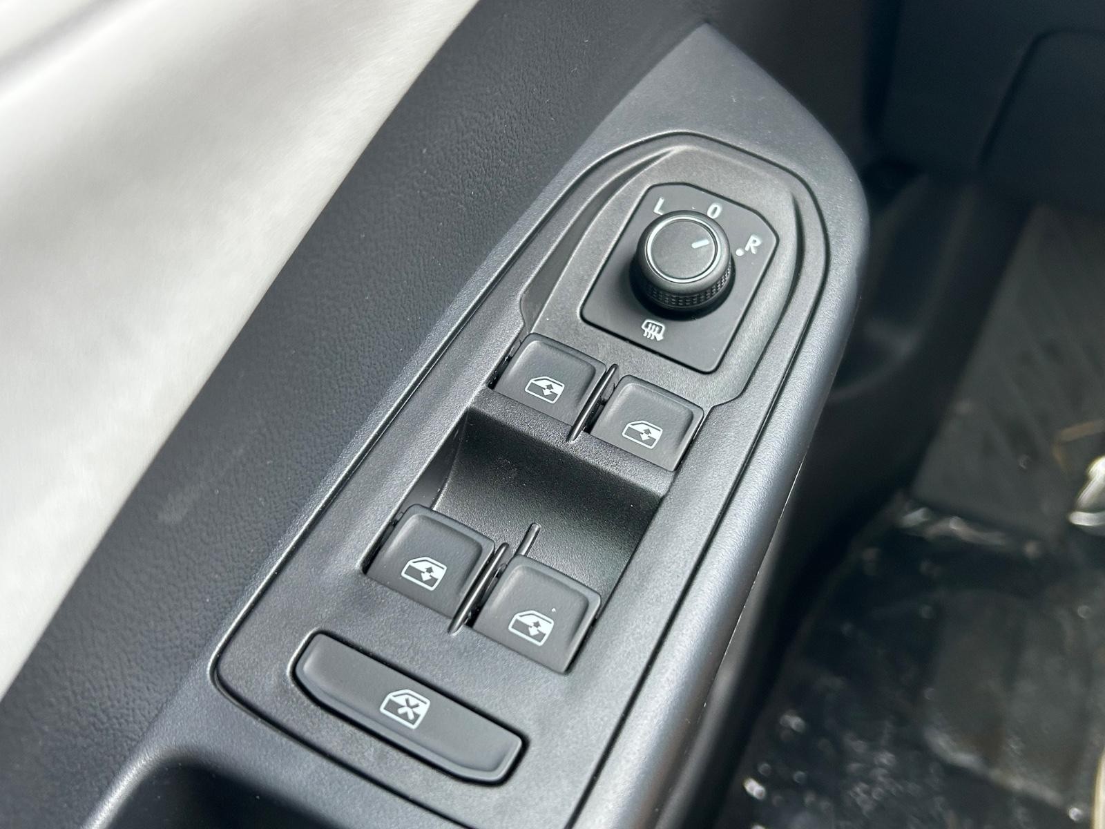 Volkswagen Taos Vehicle Image 15