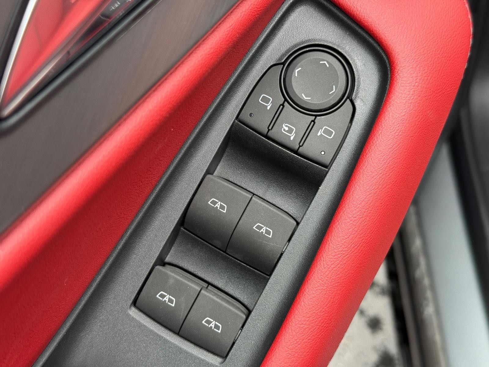 Acura ZDX Vehicle Image 16