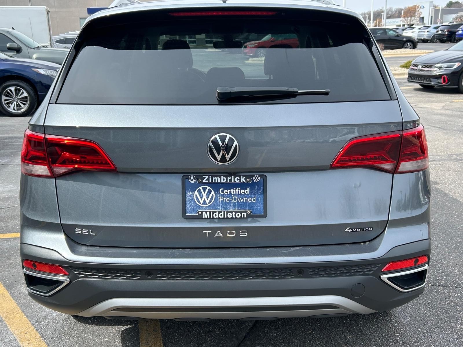 Volkswagen Taos Vehicle Image 04